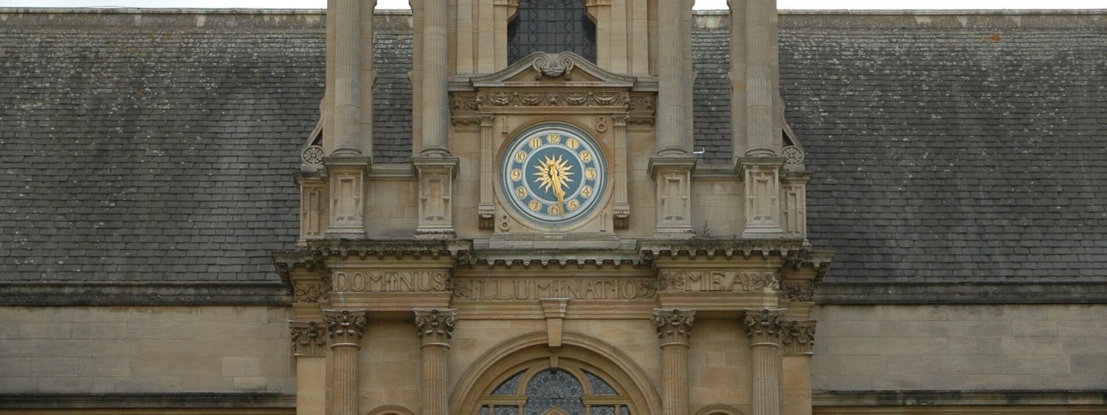 L'horloge de la façade des Examination Schools, à Oxford
