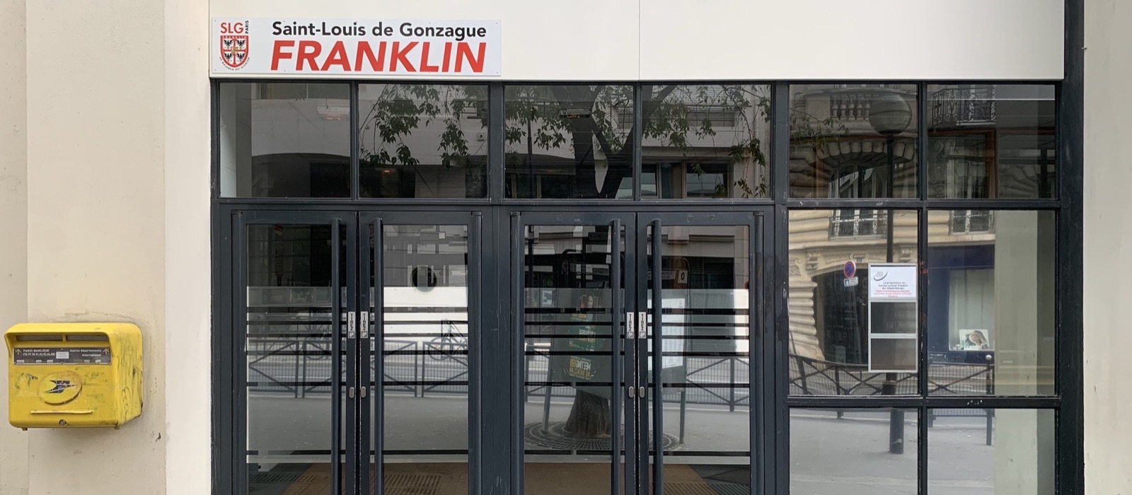 Entrée du Cours Saint-Louis de Gonzague, dit Franklin, Paris 16e