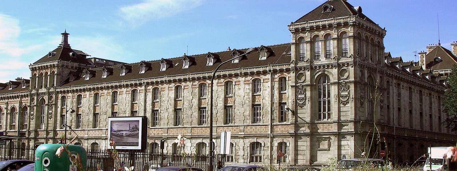 The façade of Lycée Chaptal in Paris
