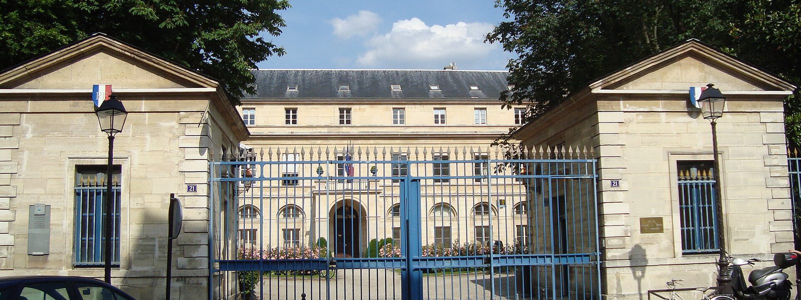 The blue gates and courtyard of the French Ministry of Higher Education on rue Descartes in Paris
