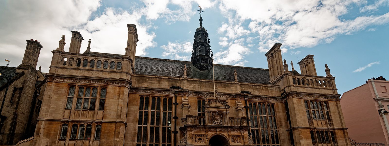 La façade des Examination Schools, sur High Street à Oxford